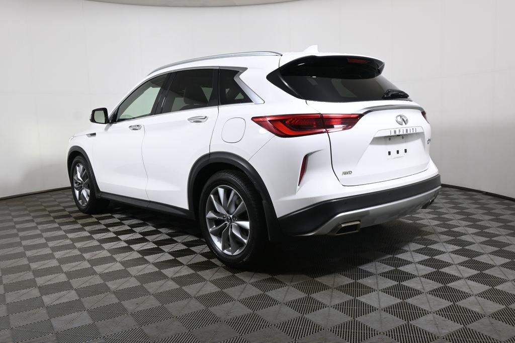 Certified Used 2021 White INFINITI LUXE image 5