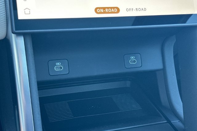 Certified Used 2025 White Land Rover SE image 20