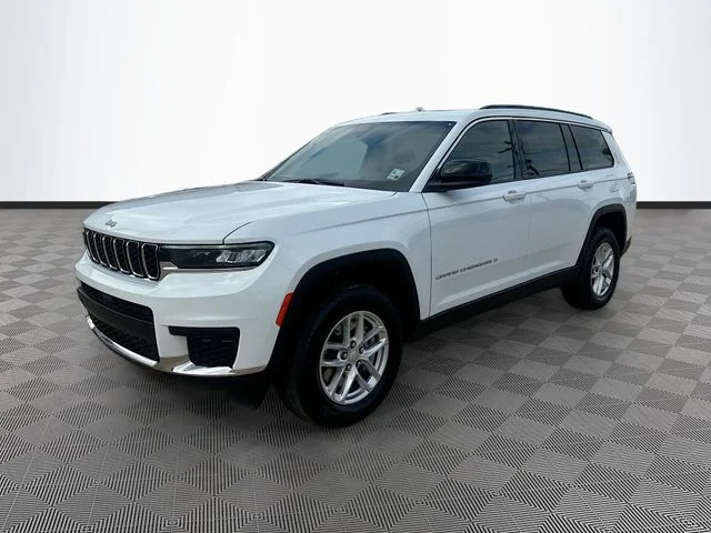 New 2026 Bright White Clear-Coat Exterior Paint Jeep Laredo image 3