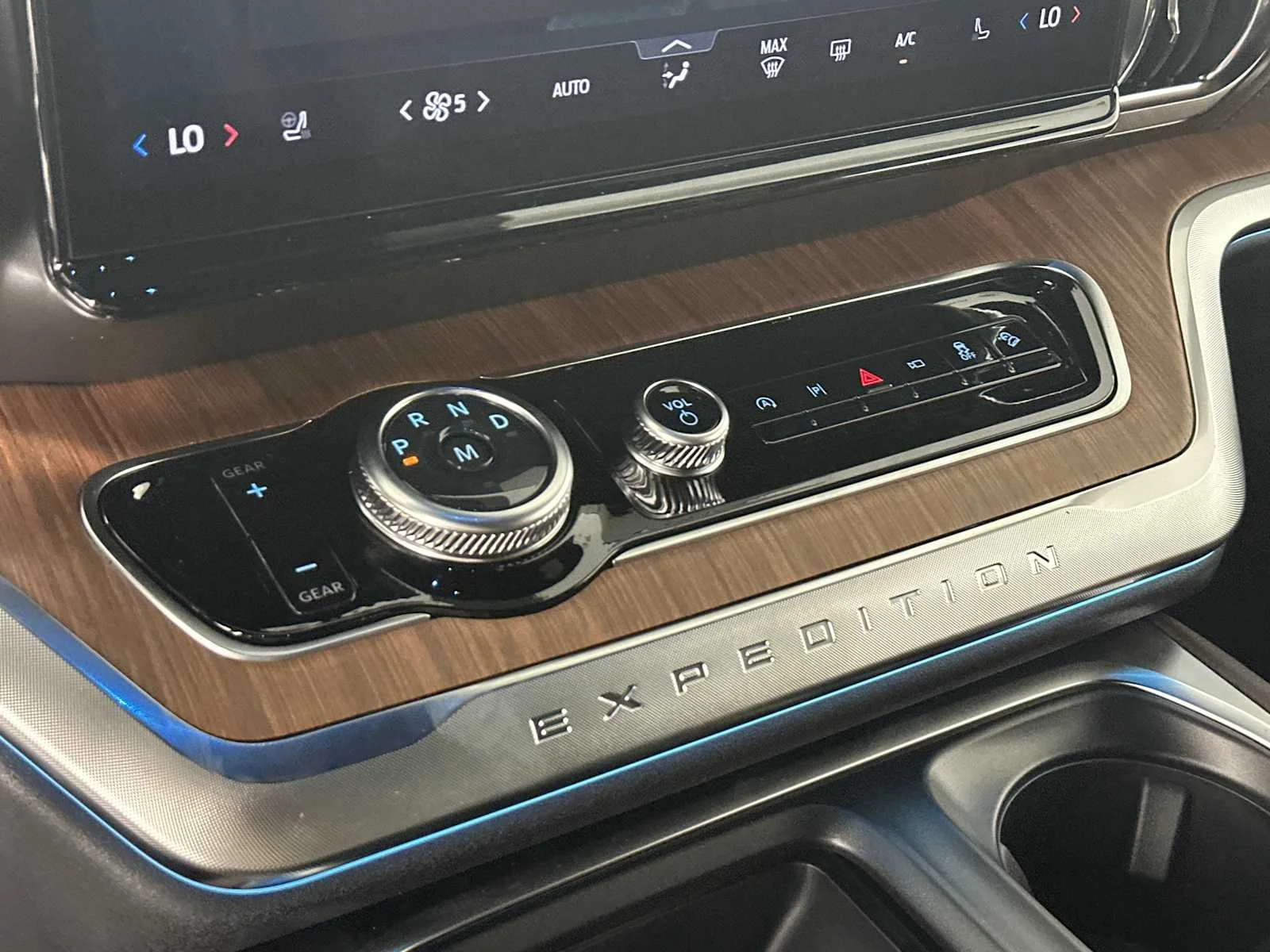 New 2027 Star White Metallic Tri-Coat Ford King Ranch image 33