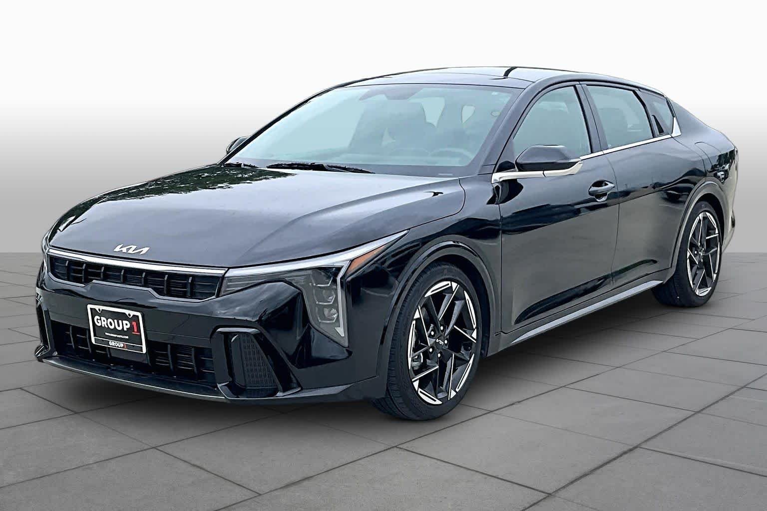 Used 2025 Aurora Black Pearl Kia GT-Line image 2