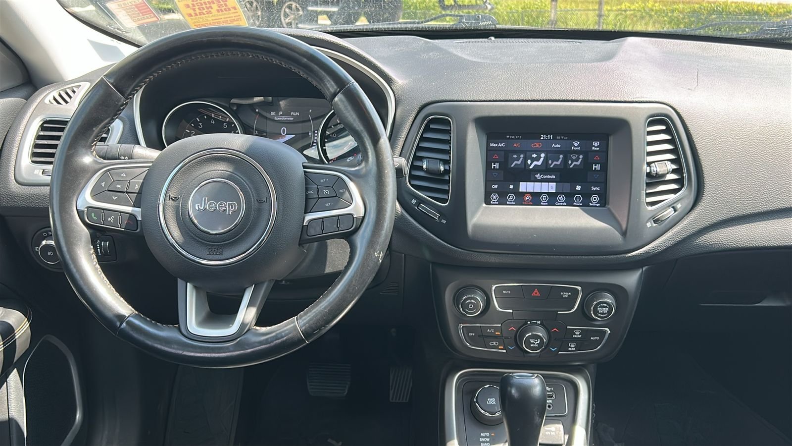 Used 2020 Black Jeep Latitude image 13