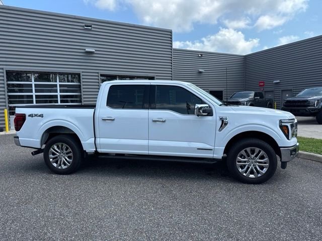 Used 2025 Oxford White Ford Lariat image 3