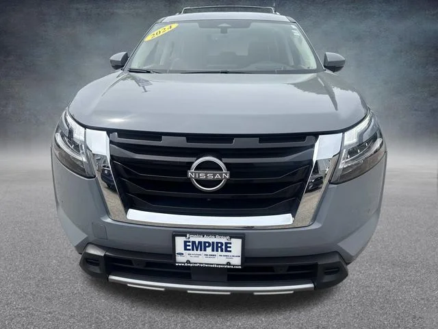 Used 2024 Gray Nissan Platinum image 13