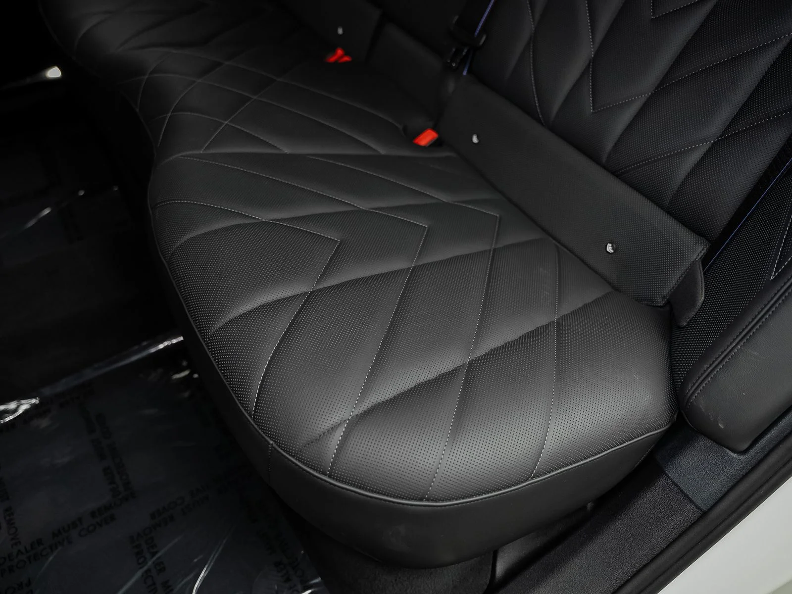 Used 2023 White BMW Base image 41