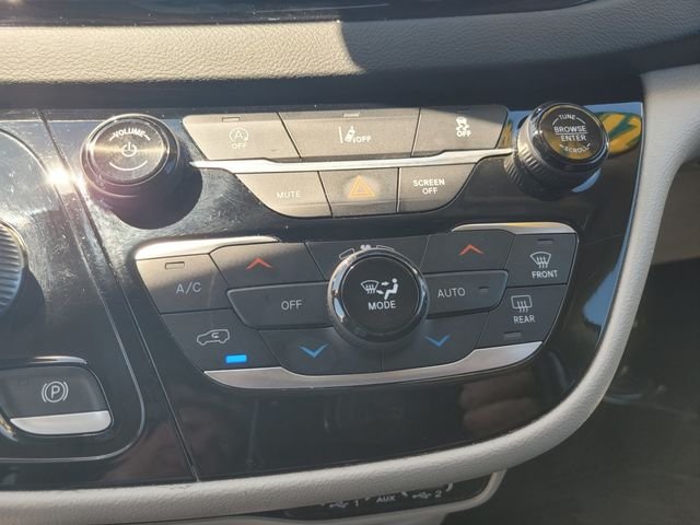 Used 2022 White Chrysler Touring L image 24