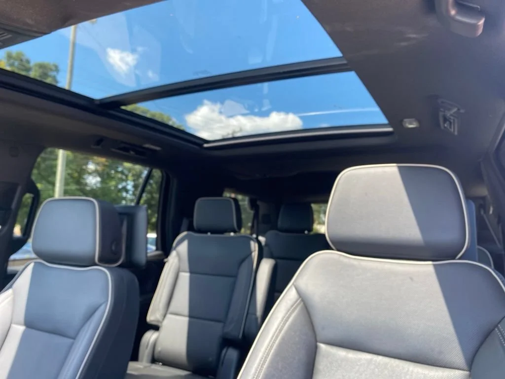 Used 2023 SUMMIT WHITE Chevrolet Premier image 29