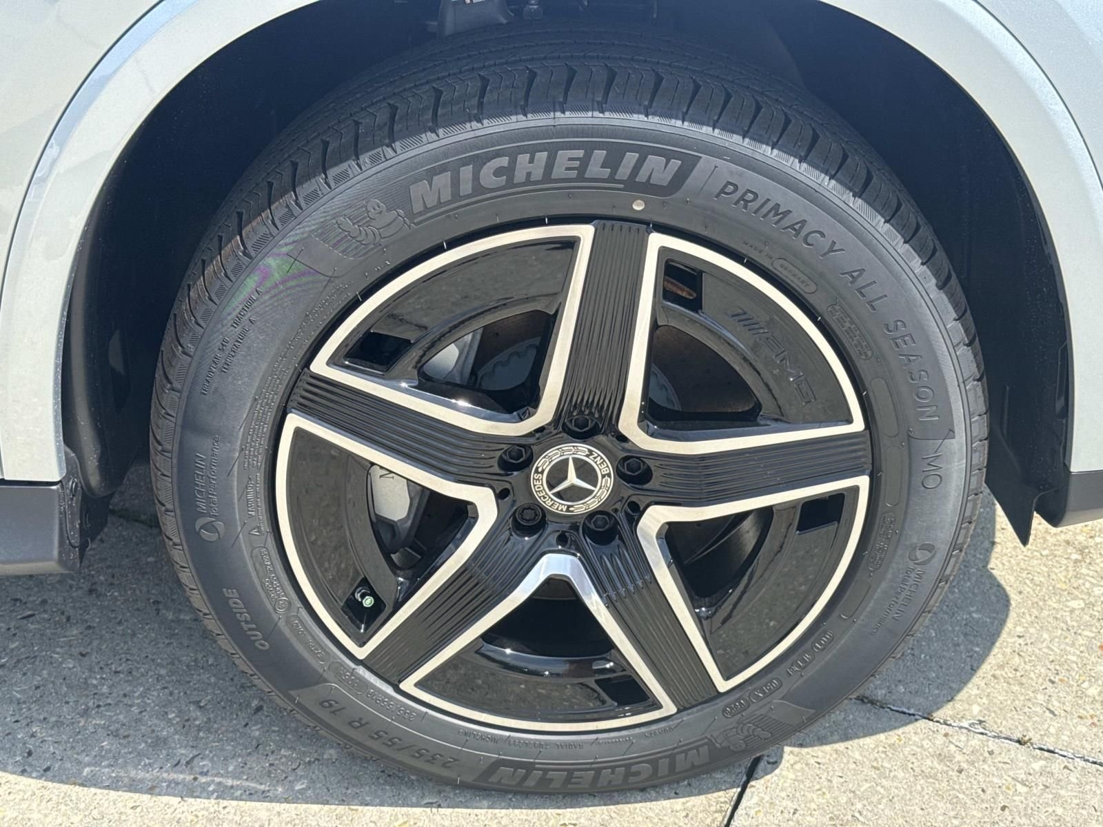New 2026 Silver Mercedes-Benz GLC 300 image 3