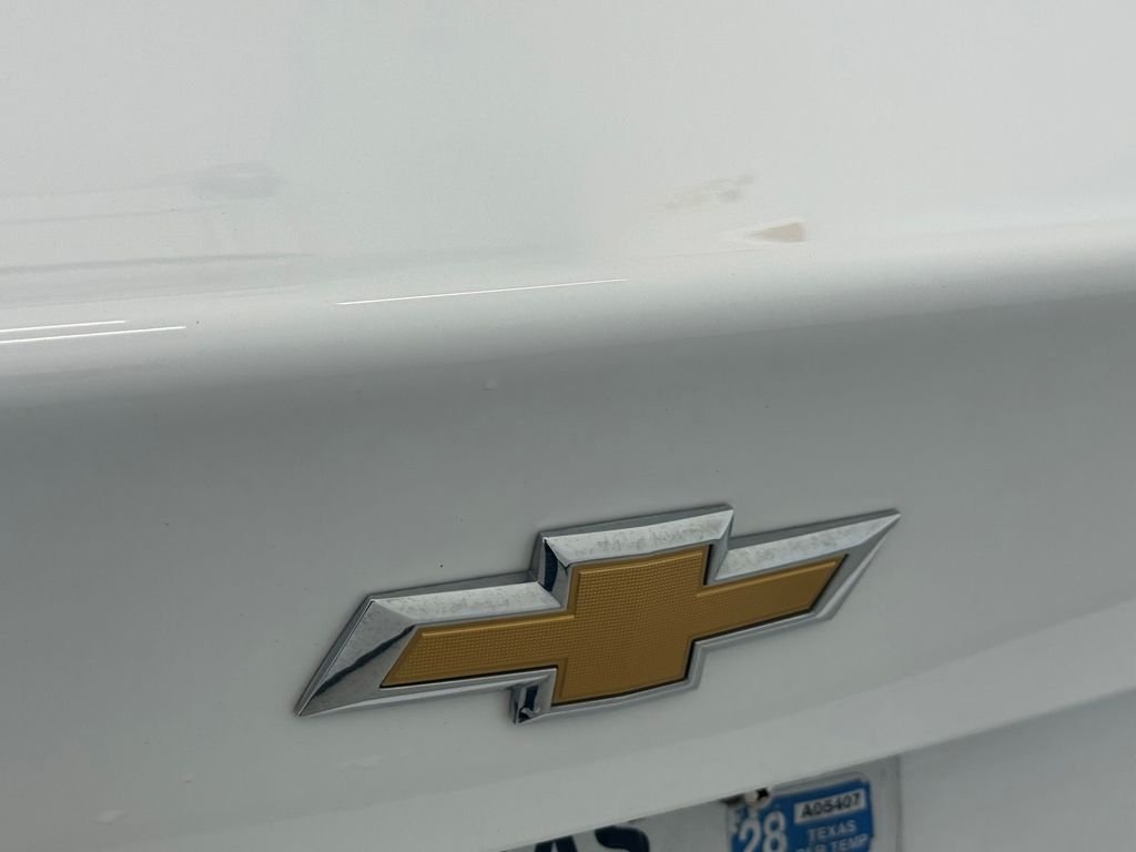 Used 2024 Summit White Chevrolet LT image 14