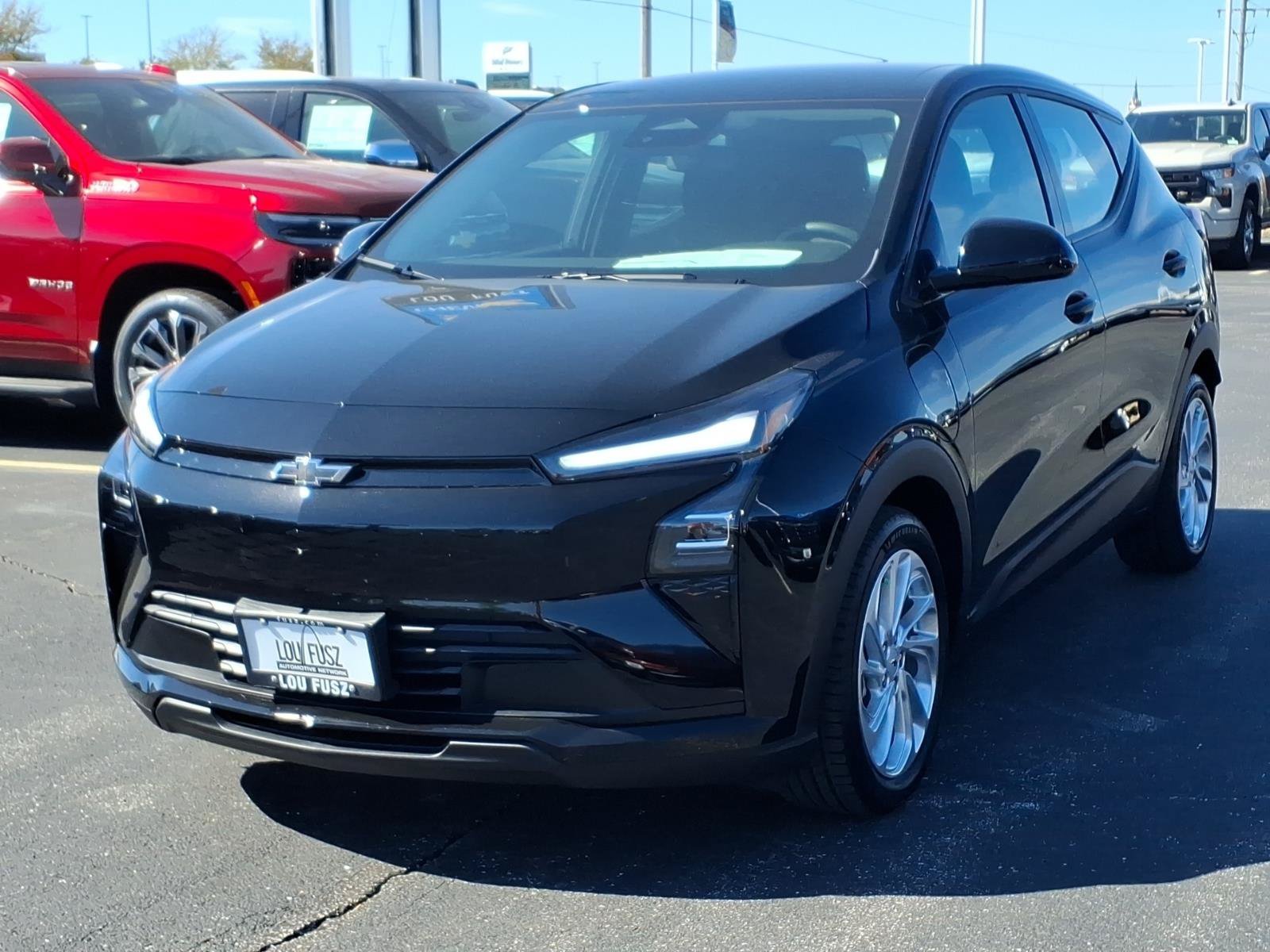 New 2027 Mosaic Black Metallic Chevrolet LT image 2