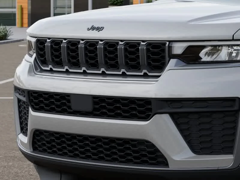 New 2026 Silver Zynith Jeep Laredo Altitude image 11