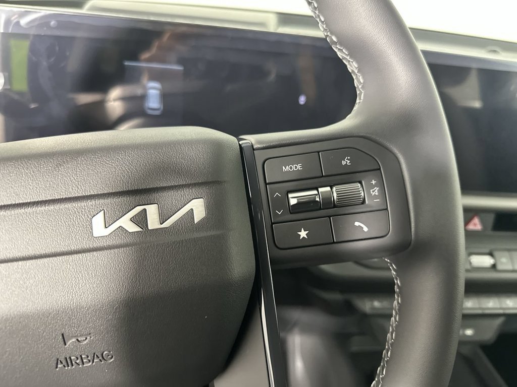 New 2027 Pale Gray Kia S image 7