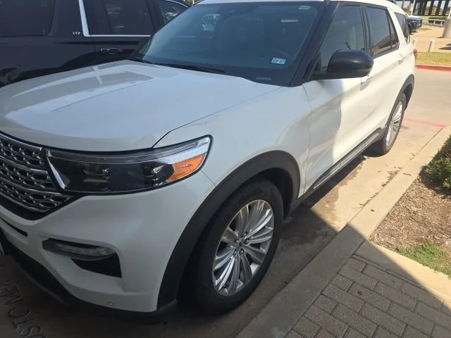 Used 2020 White Ford Limited image 2