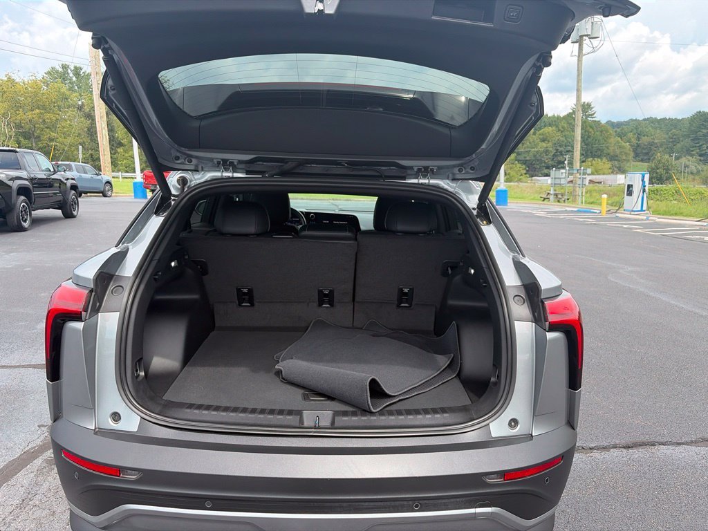 Used 2024 Sterling Gray Metallic Chevrolet LT image 38