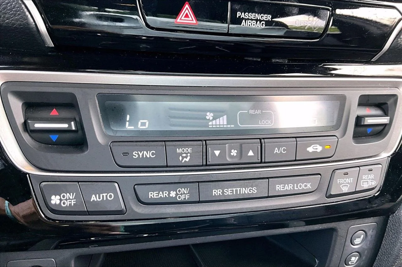 Used 2025  Honda Black Edition image 18