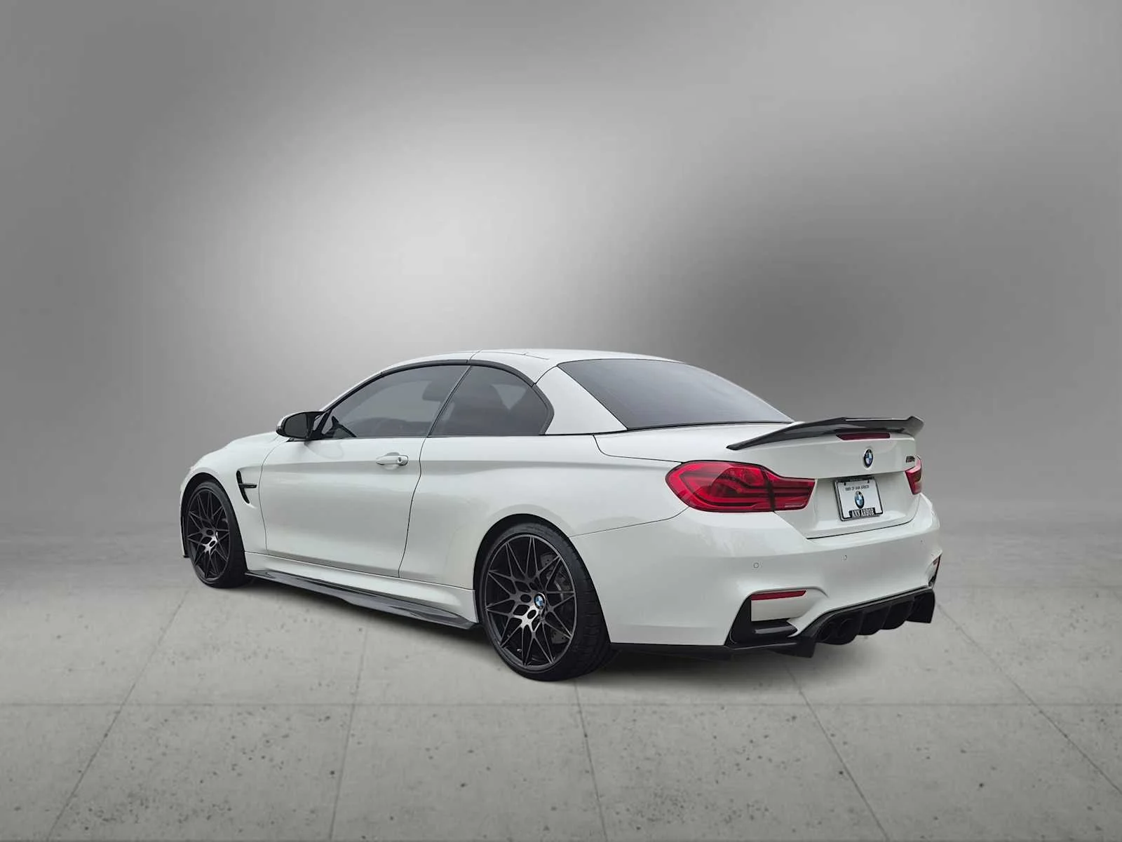Used 2018 Alpine White BMW  image 6