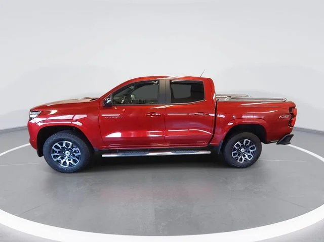 Used 2023 Red Chevrolet Z71 image 2