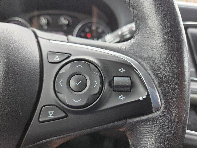 Used 2020 Summit White Buick Essence image 14