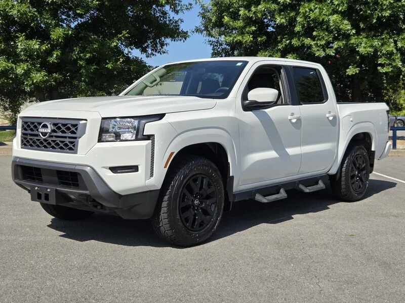 Used 2023 Glacier White NISSAN SV image 1