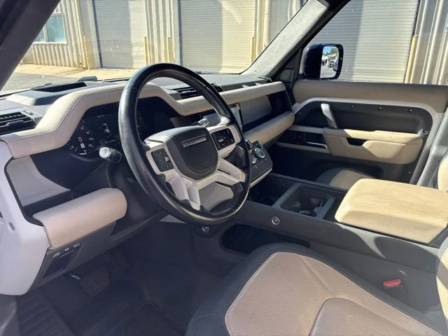 Used 2022  Land Rover X-Dynamic HSE image 8