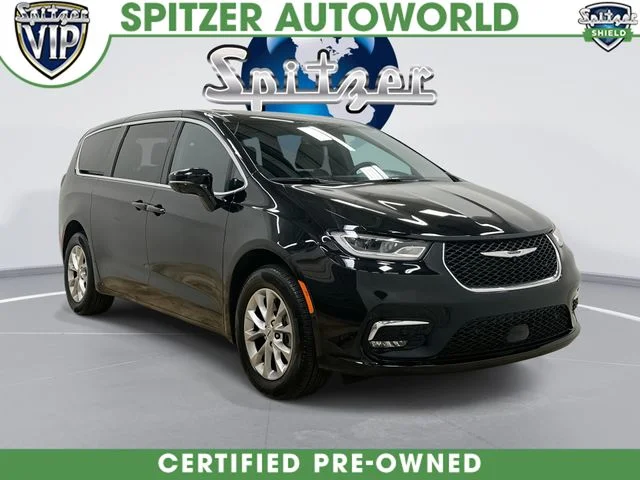 2025 Chrysler Pacifica Select AWD's photo