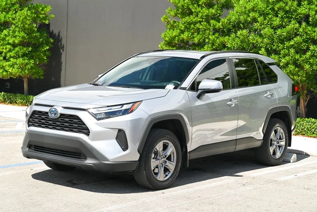 2024 Toyota RAV4 Hybrid XLE