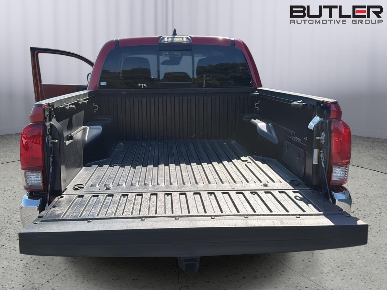 Used 2023 RED Toyota SR5 image 32