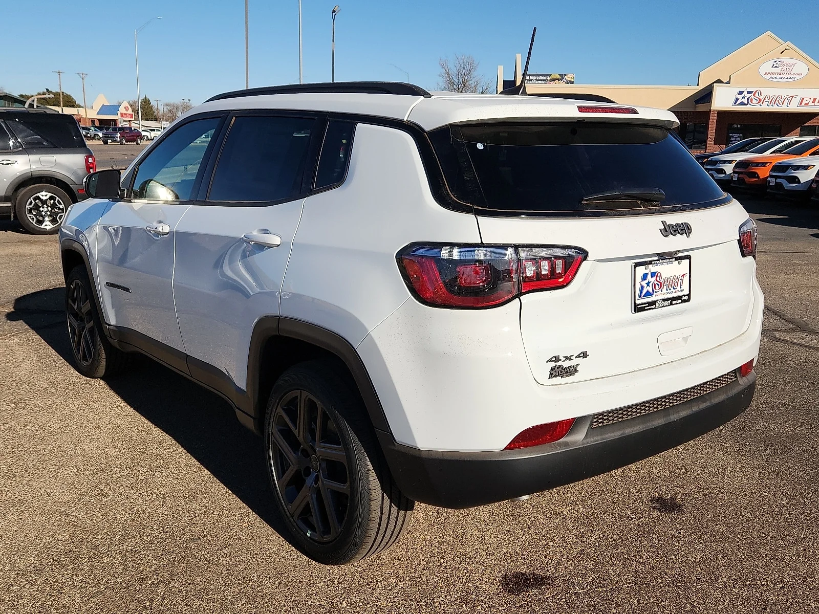 New 2026 White Jeep LATITUDE ALTITUDE 4X4 image 3