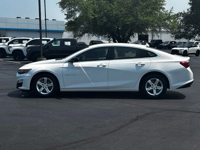 Used 2022 White Chevrolet LS image 4