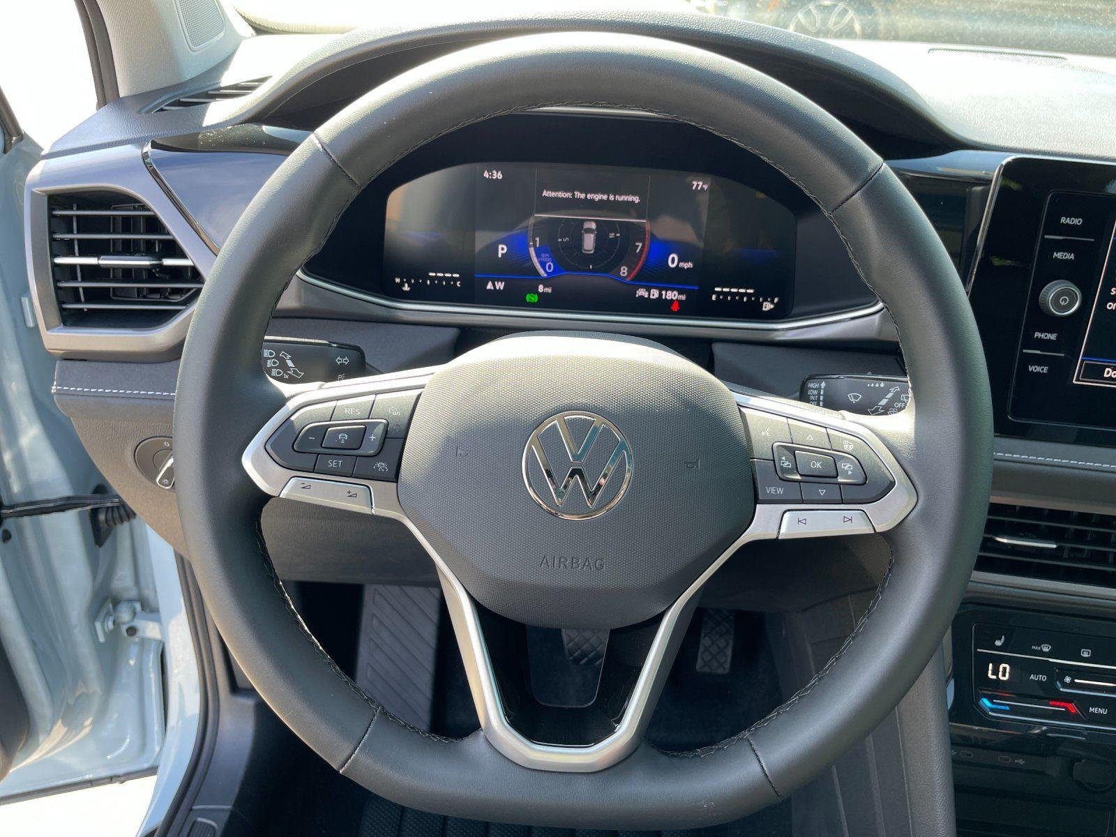 New 2026 Monument Gray w/Deep Black Roof Volkswagen SE Black image 18
