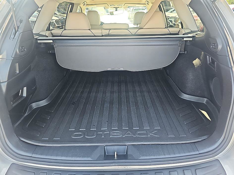Used 2017 Tungsten Metallic Subaru Limited image 34