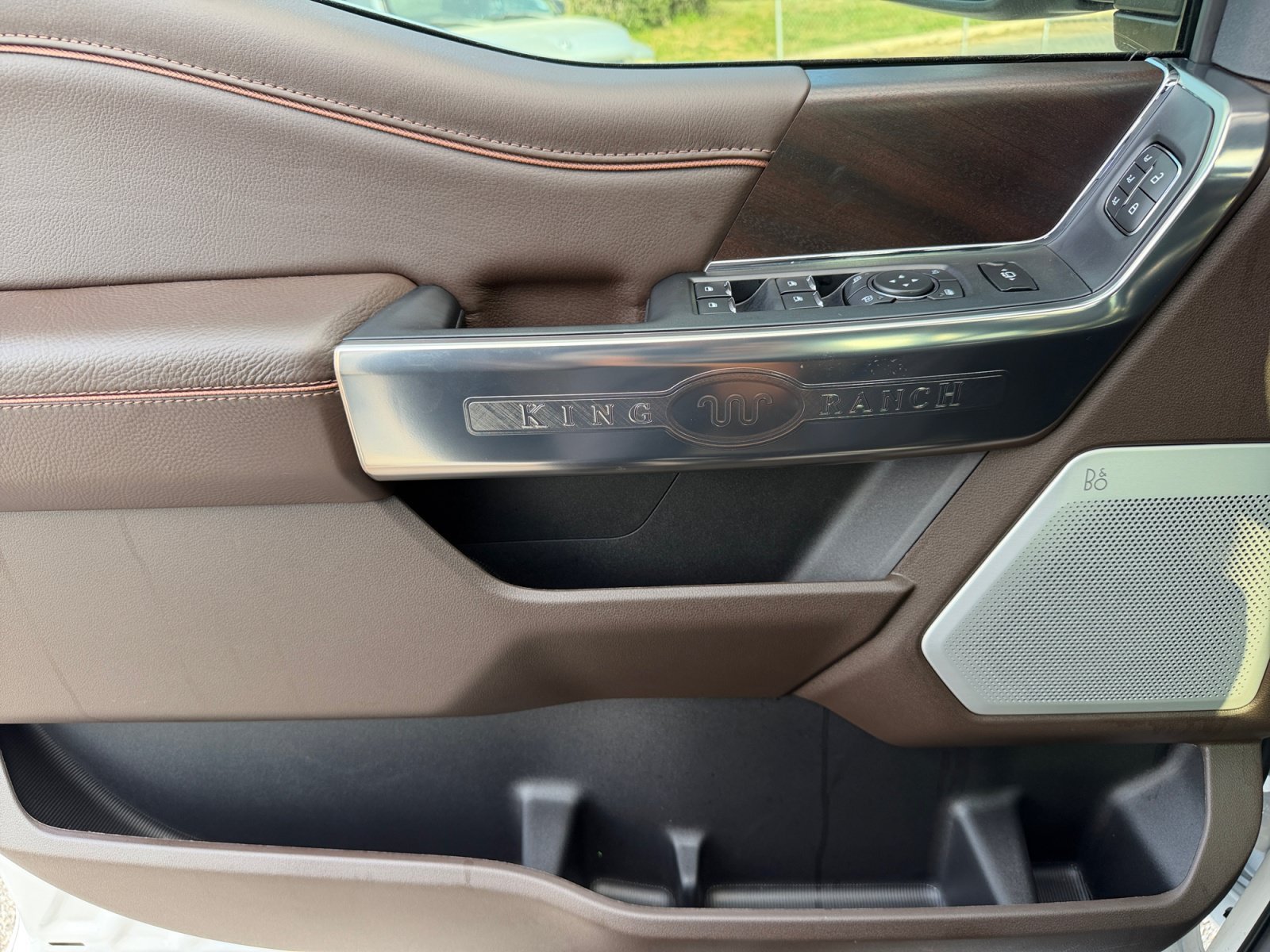 New 2026 Star White Metallic Tri-Coat Ford King Ranch image 17