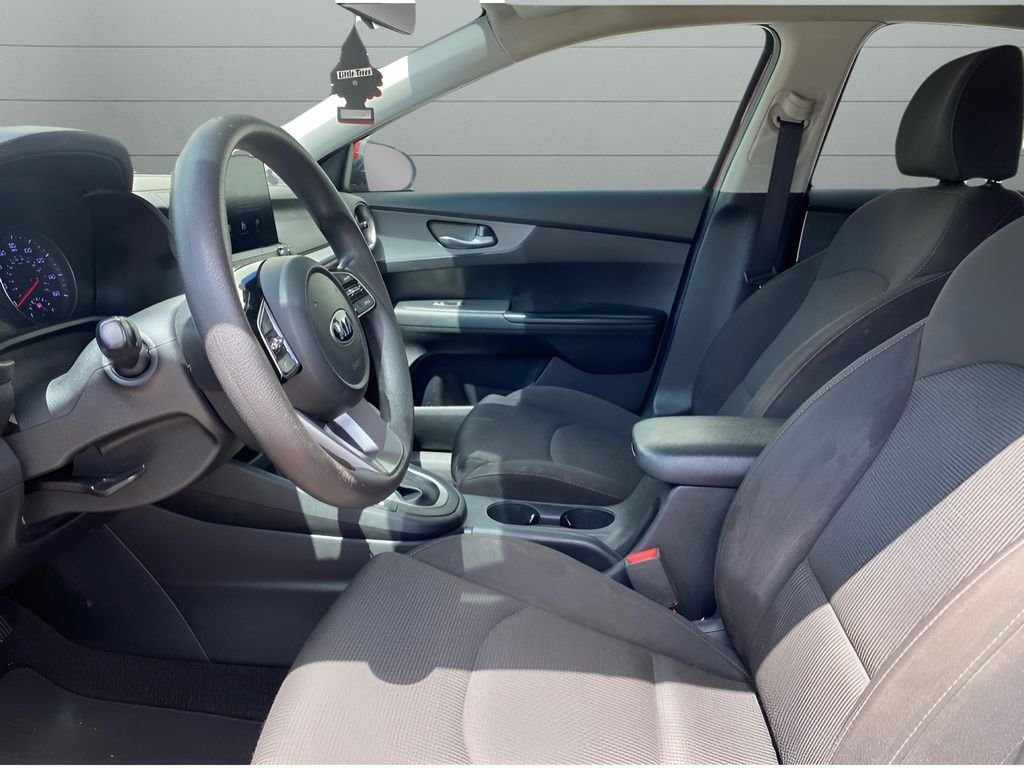 Used 2020 Currant Red Kia LXS image 11