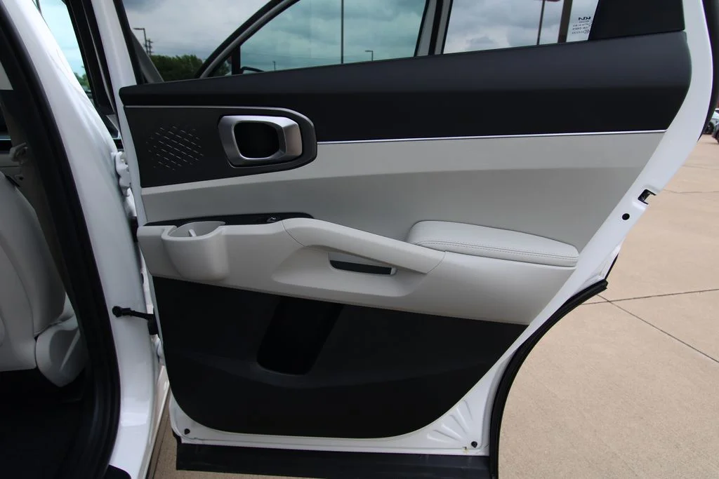 New 2026 Snow White Pearl Kia EX image 46
