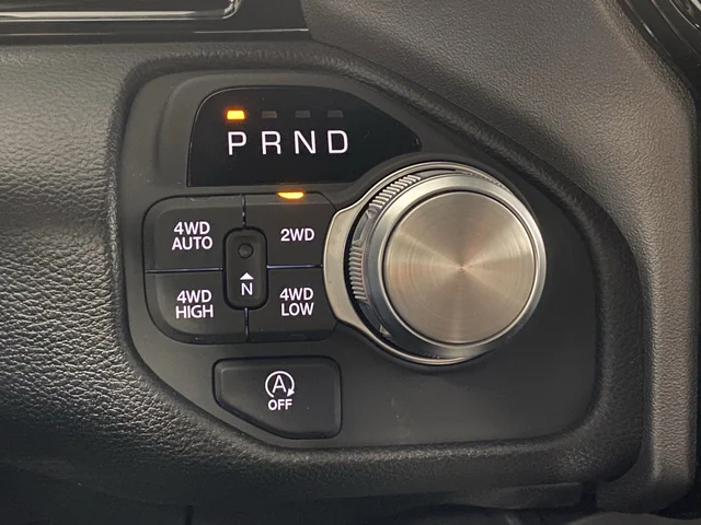 New 2026 Diamond Black Crystal Pearl-Coat Exterior Paint RAM Laramie image 22