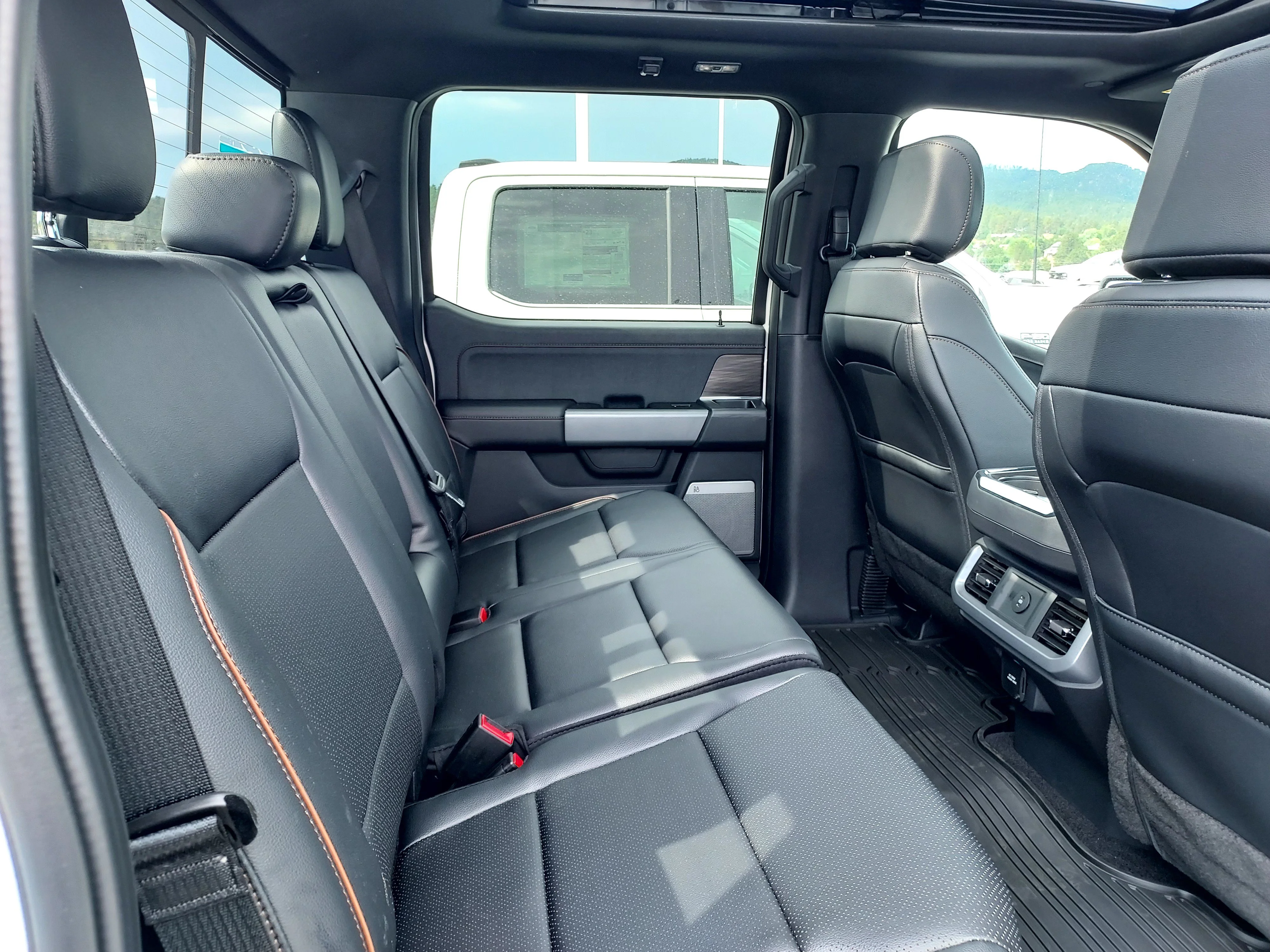 New 2026 Star White Metallic Tri-Coat Ford LARIAT image 27