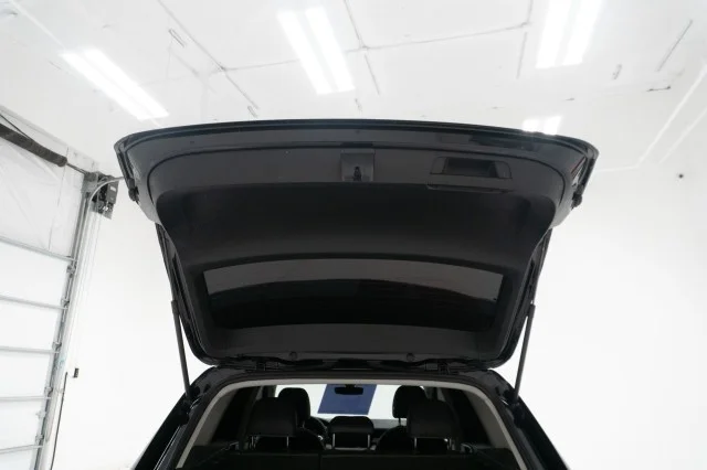 Used 2025 Deep Black Pearl Volkswagen SE image 10