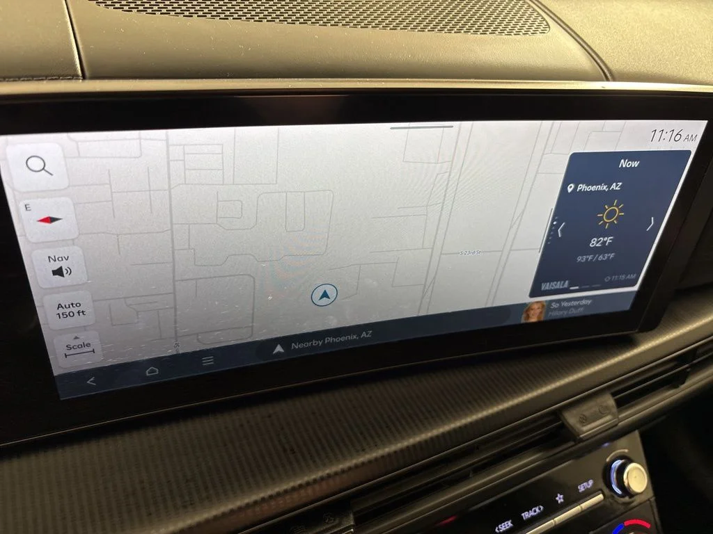 Used 2025 White Hyundai Calligraphy image 38