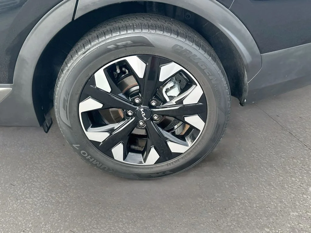 Certified Used 2023 Black Kia X-Line image 31