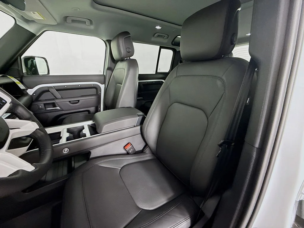 New 2026 Fuji White Land Rover S image 5