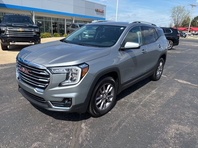 Used 2024 Silver GMC SLT image 2