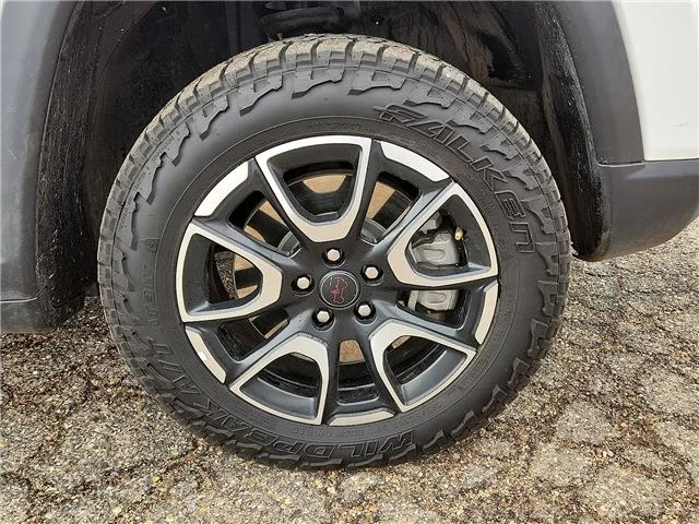 Used 2025 White Jeep Trailhawk 4x4 image 7