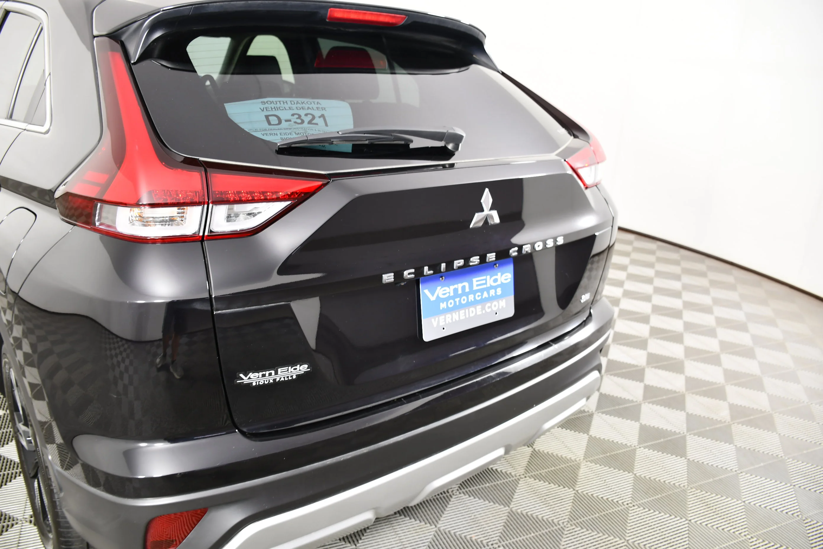 Certified Used 2025 Black Mitsubishi SE image 15