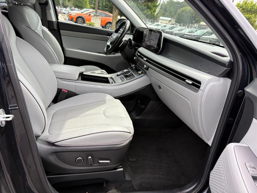 Certified Used 2024 Moonlight Cloud Hyundai SEL 7 Passenger image 16