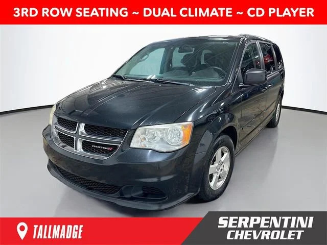 Used 2013 Brilliant Black Crystal Pearlcoat Dodge SXT image 1