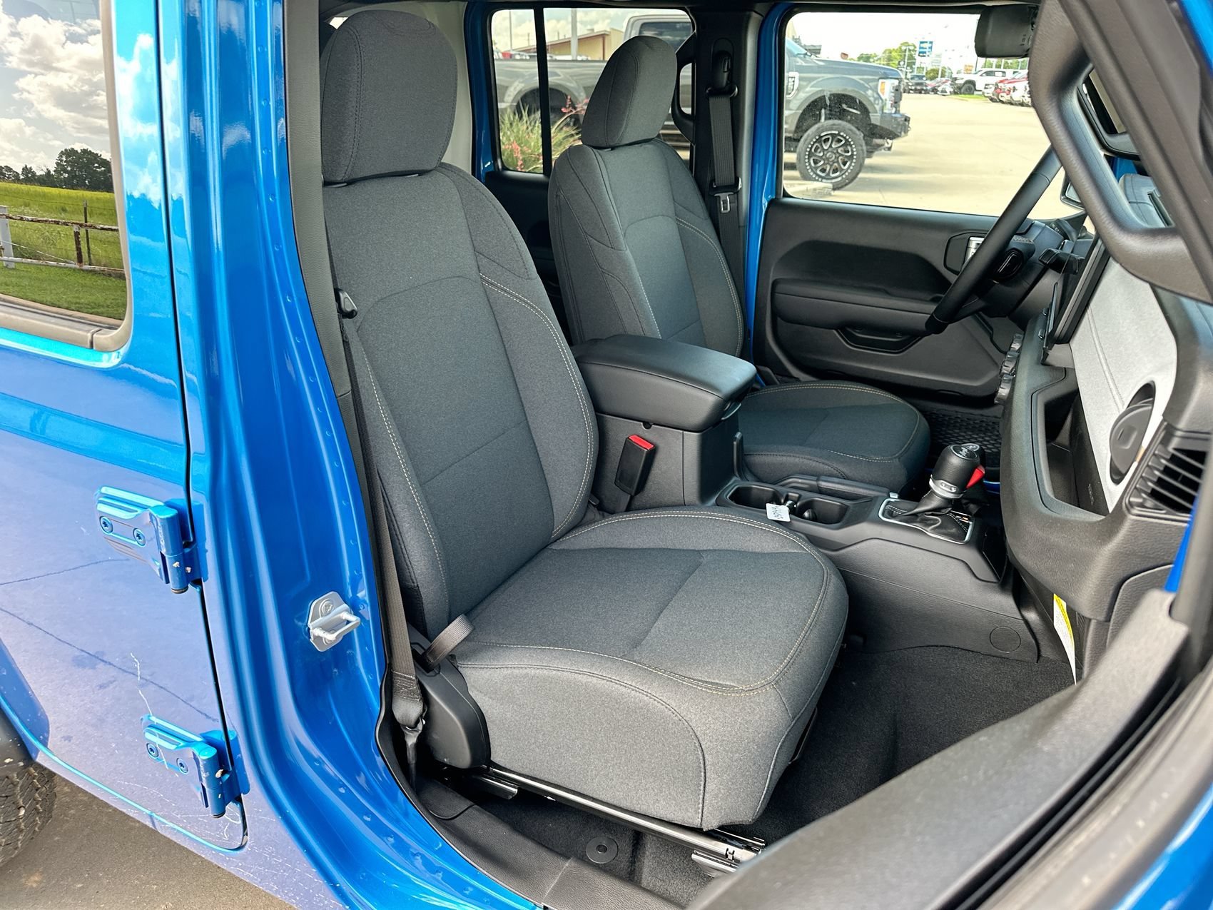New 2024 Hydro Blue Pearlcoat Jeep Sport S image 23