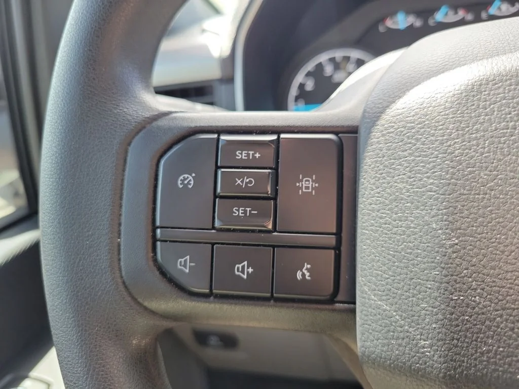 Used 2023 Oxford White Ford XL image 18