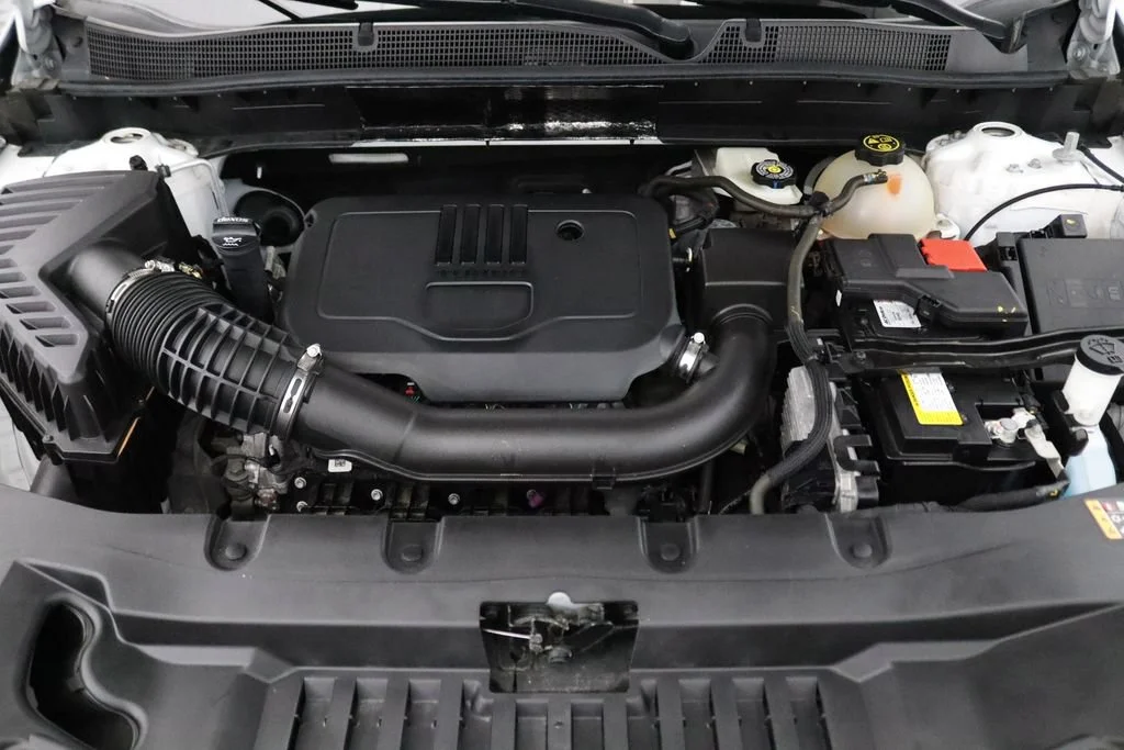 Used 2022 Summit White Chevrolet 2LT image 31