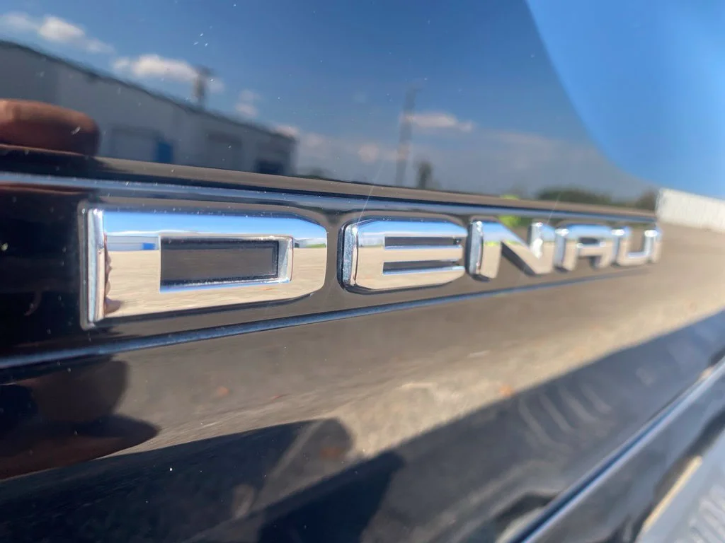 Used 2025 Onyx Black GMC Max Range Denali image 41