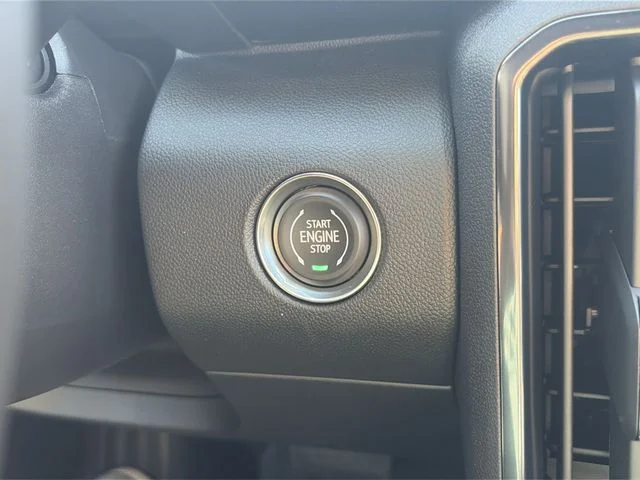 New 2027 White GMC AT4 image 22
